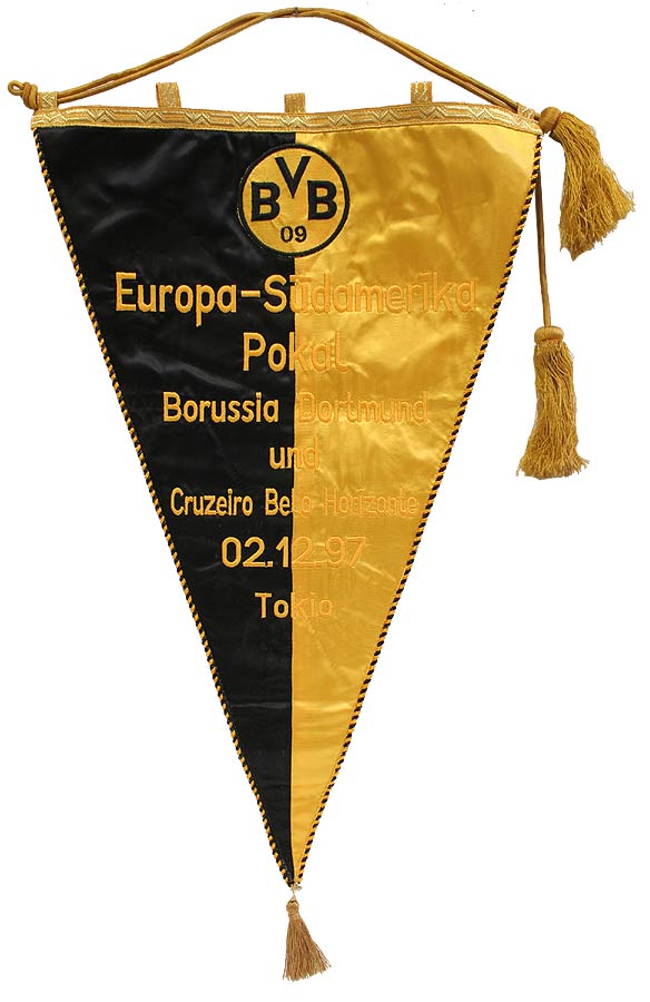Schwarz-Gelber Wimpel mit Logo des BVB