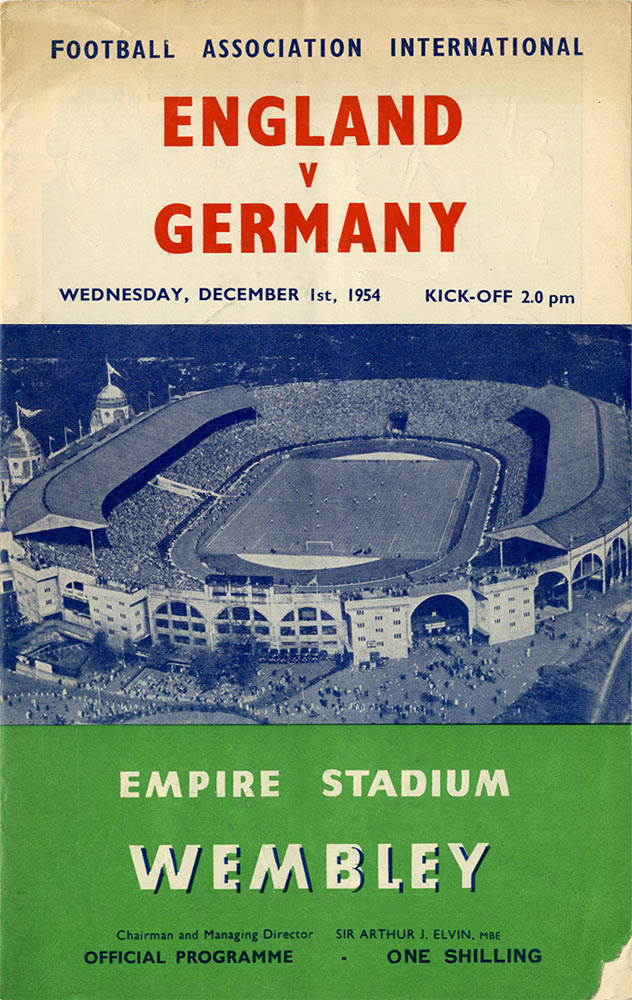 Programmheft zum Fußball-Länderspiel England gegen Deutschland in Wembley 1954. Mit Fotogragfie des Wembleystadions