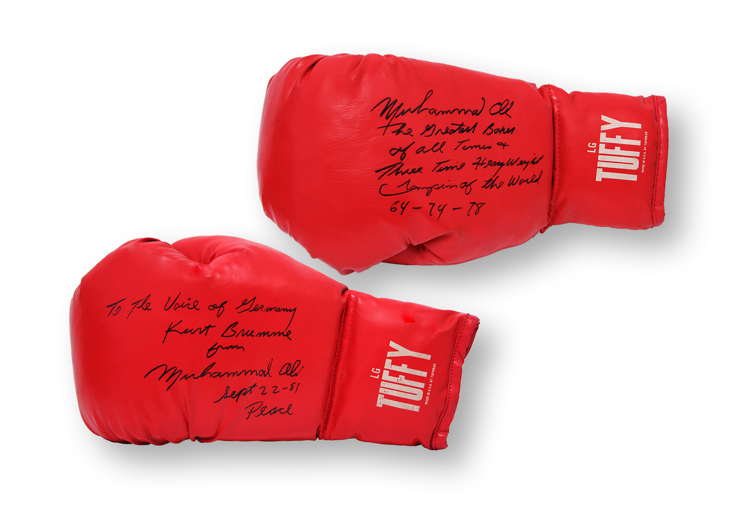 Rote Boxhandschuhe mit Widmung für Kurt Brumme
