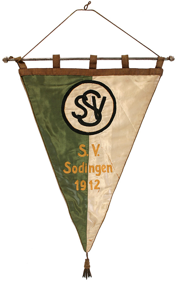 Grün-Weißer Wimpel mit Logo des Sport-Vereins Sodingen